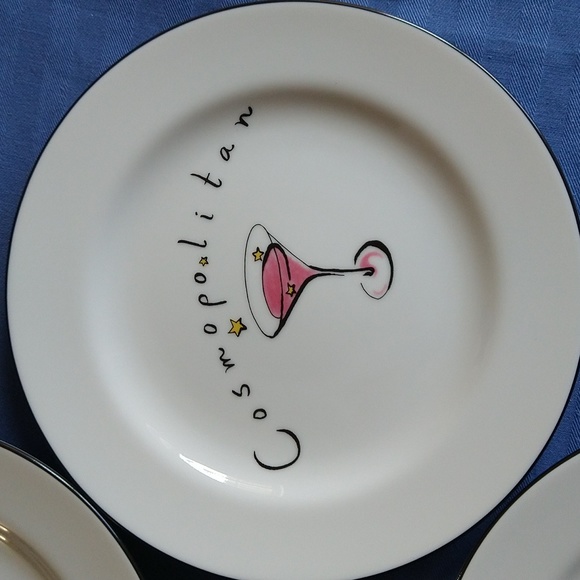 Pottery Barn 4 assorted cocktail plates - Picture 5 of 7